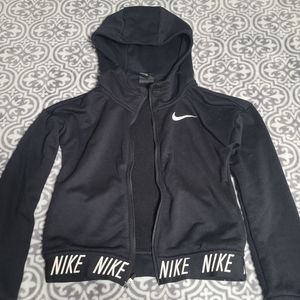 Nike top